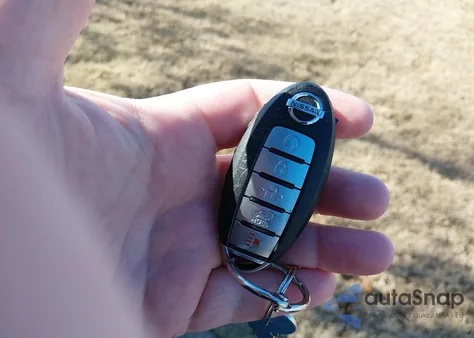 2019 Nissan Pathfinder S/Sl/Sv/Platinum from USA, damaged, VIN 5N1DR2MMXKC613482